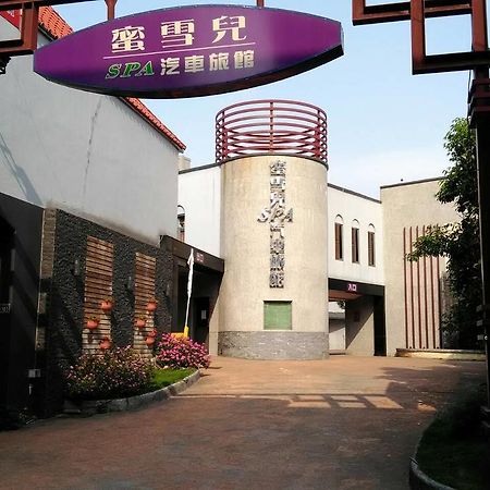 Michelle Motel Taichung Exterior foto